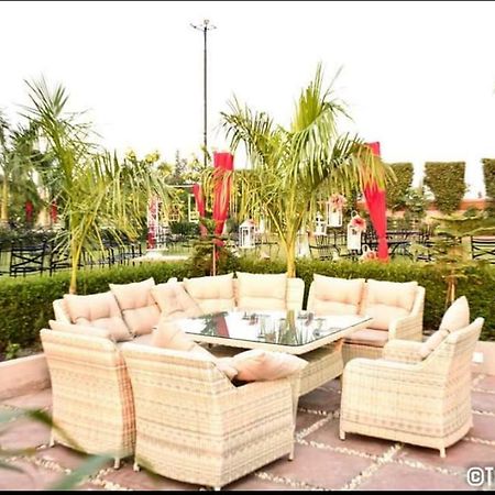 The Firangipani Country Resort Rājpura Esterno foto